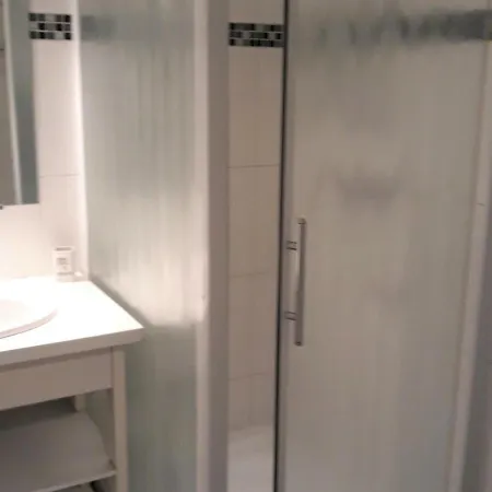 2 Etoiles A 5 Min Des Thermes Avec Parking Et Clim, Animaux Acceptes - Fr-1-503-129 * Balaruc-les-Bains